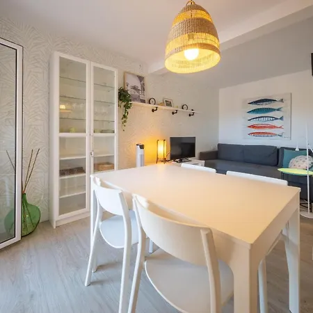 Homeholidaysrentals - Costa Barcelona Apartment *