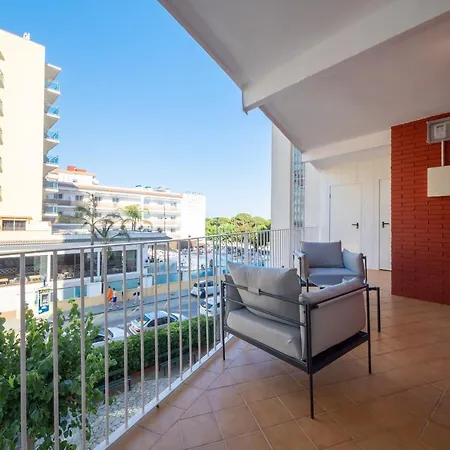 Homeholidaysrentals - Costa Barcelona Apartment